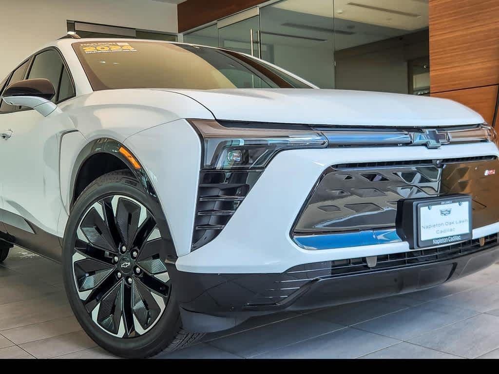 Used 2024 Chevrolet Blazer EV RS with VIN 3GNKDCRJ1RS179169 for sale in Oak Lawn, IL