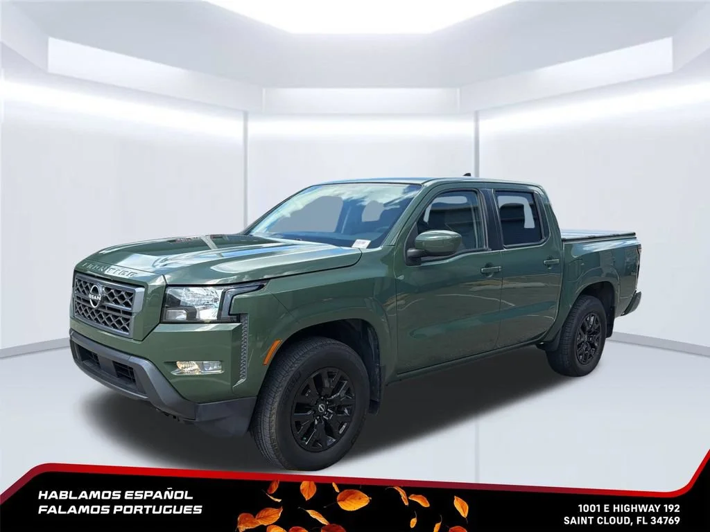 Used 2022 Green Nissan Crew Cab SV 4x4 image 2