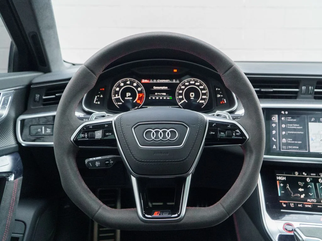 Used 2025  Audi 4.0T image 22