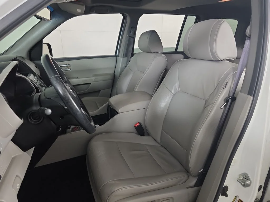 Used 2011  Honda EX-L image 16