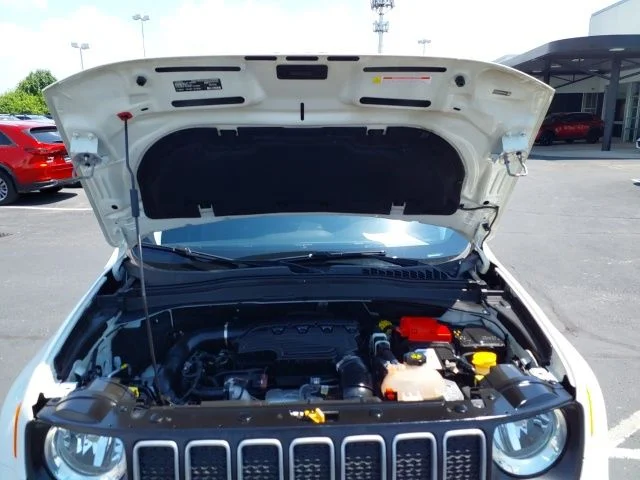 Used 2022 White Jeep Latitude image 6