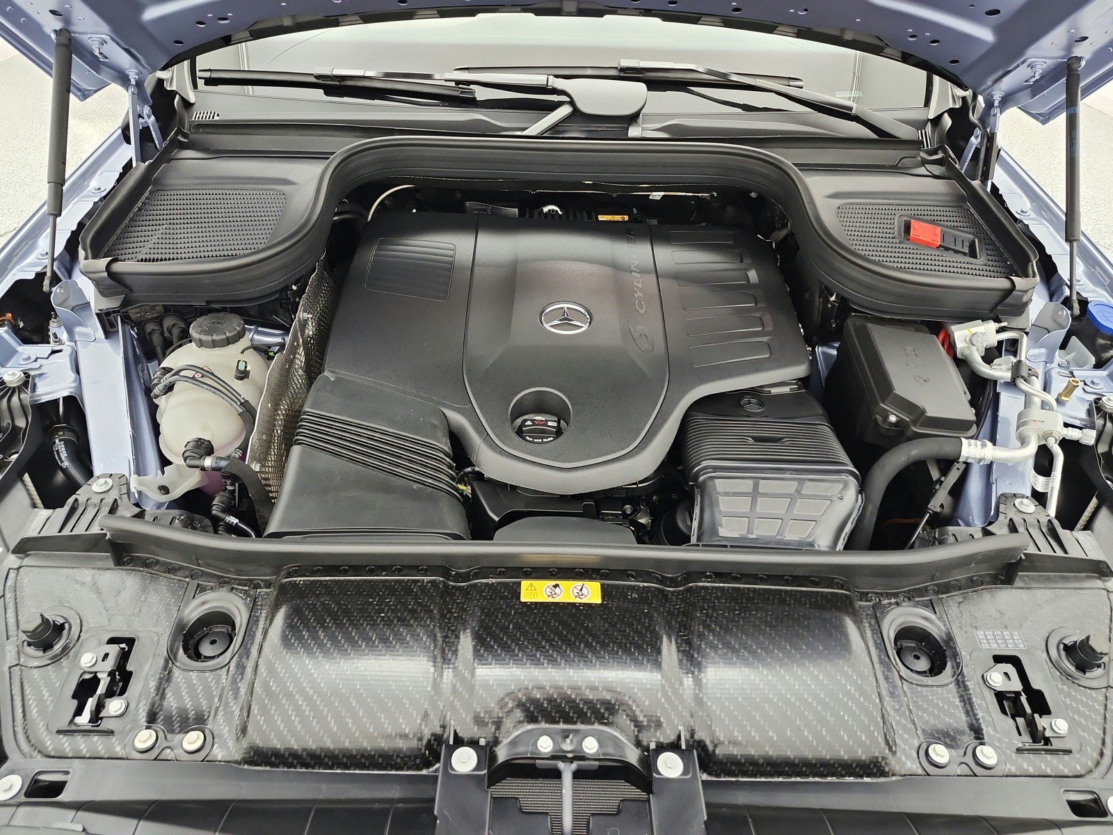 New 2026 MANUFAKTUR Cote d'Azur Light Blue Metallic Mercedes-Benz GLE 450 4MATIC® SUV image 42