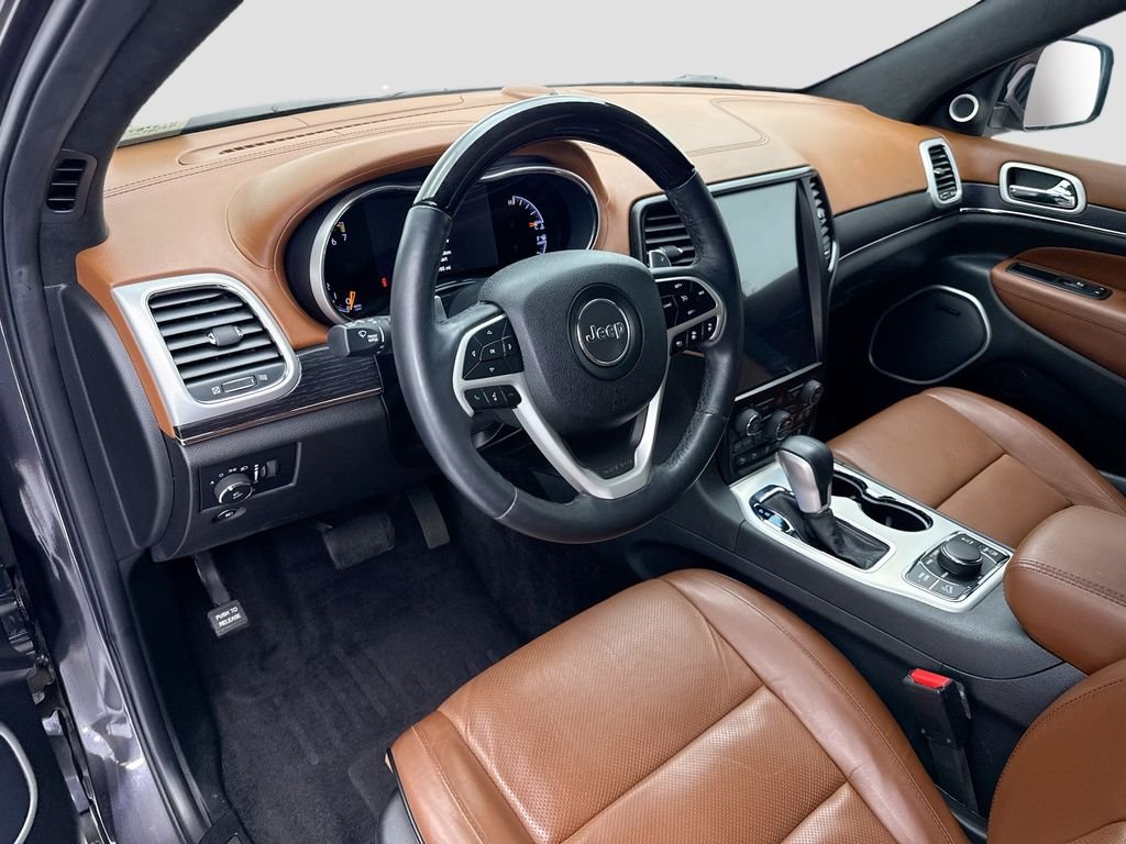Used 2018 Crystal Metallic Jeep Summit image 9