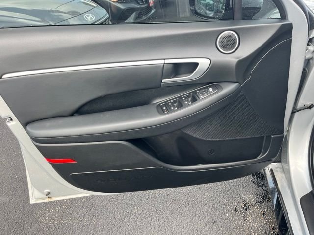Used 2025 Silver Hyundai SEL image 7