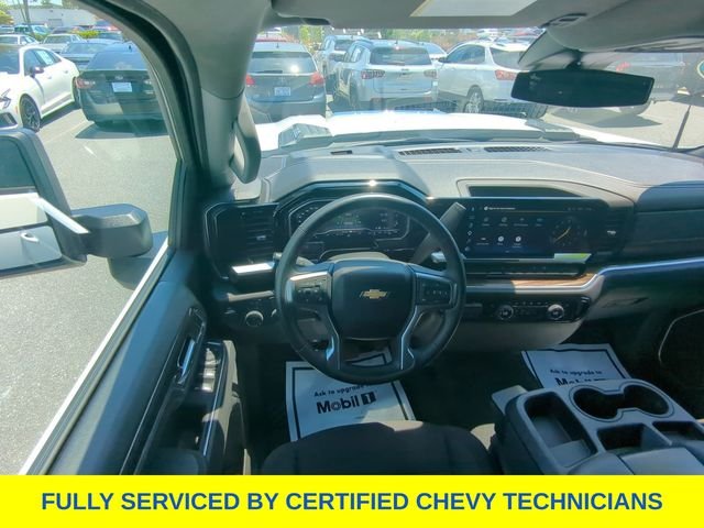 Used 2025 White Chevrolet LT image 40