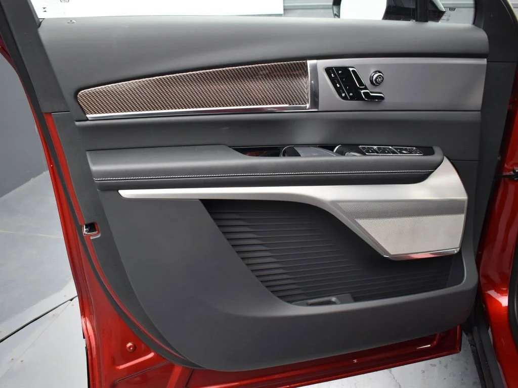 2026 Cadillac VISTIQ Sport - Photo 10