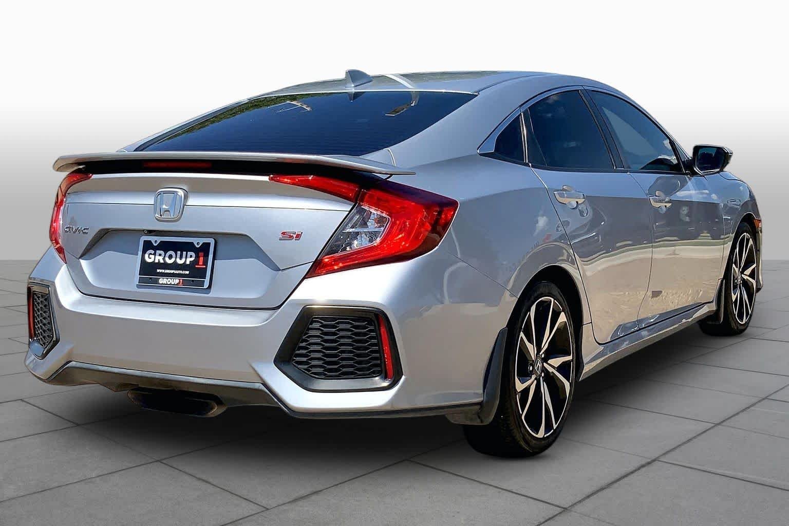 Used 2017 Modern Steel Metallic Honda Si image 13