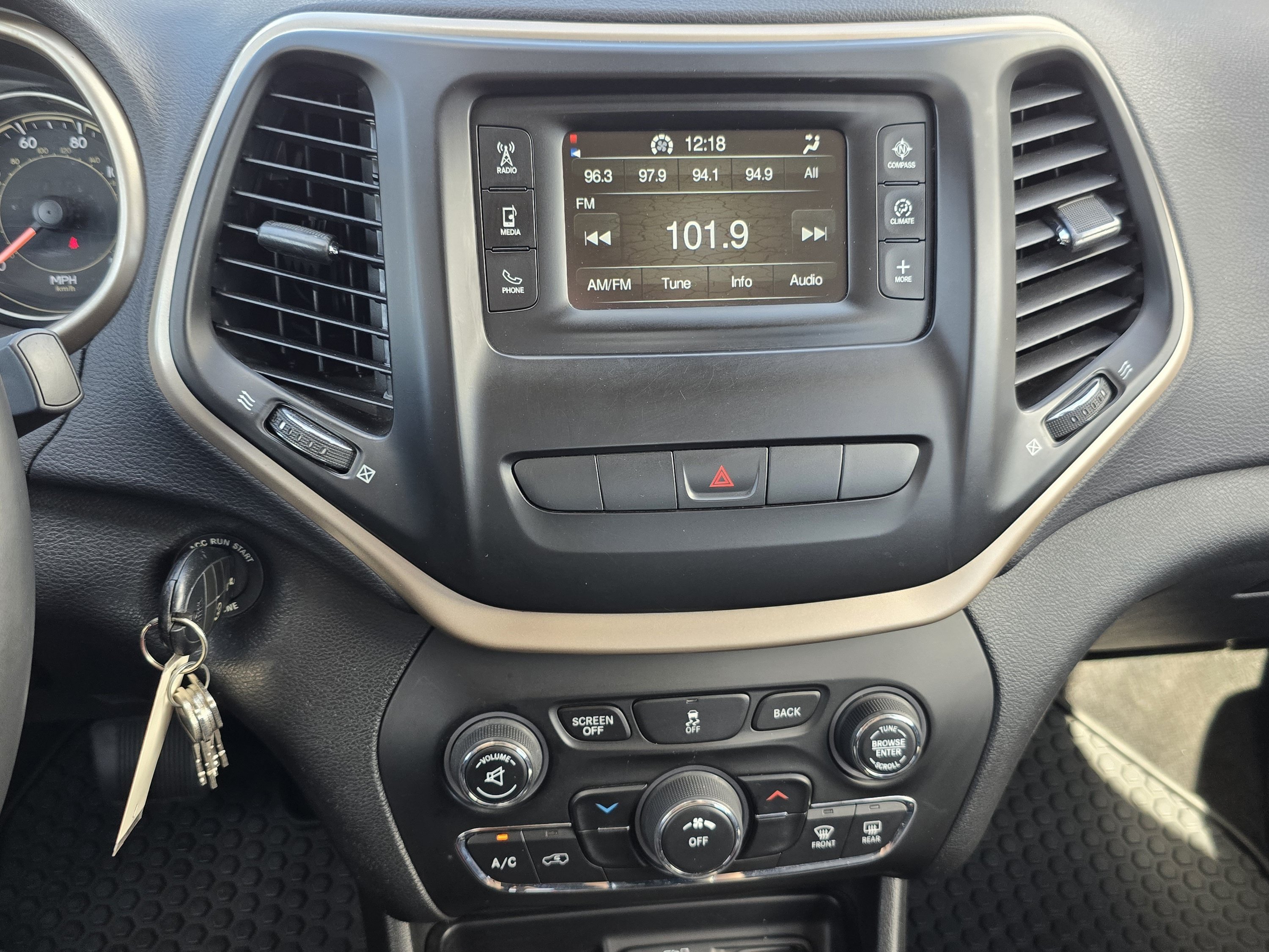 Used 2015 Billet Silver Metallic Clearcoat Jeep Sport image 8