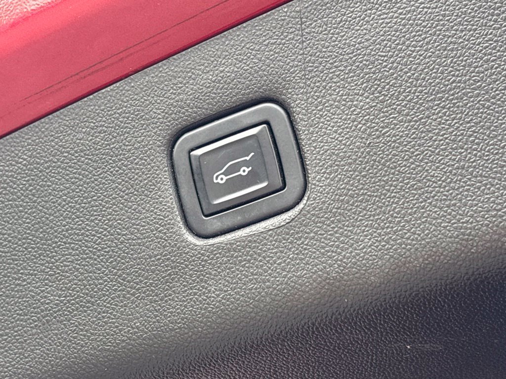 Used 2022 Red Chevrolet RS image 13
