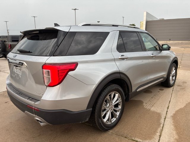 Used 2023 Silver Ford Limited image 5