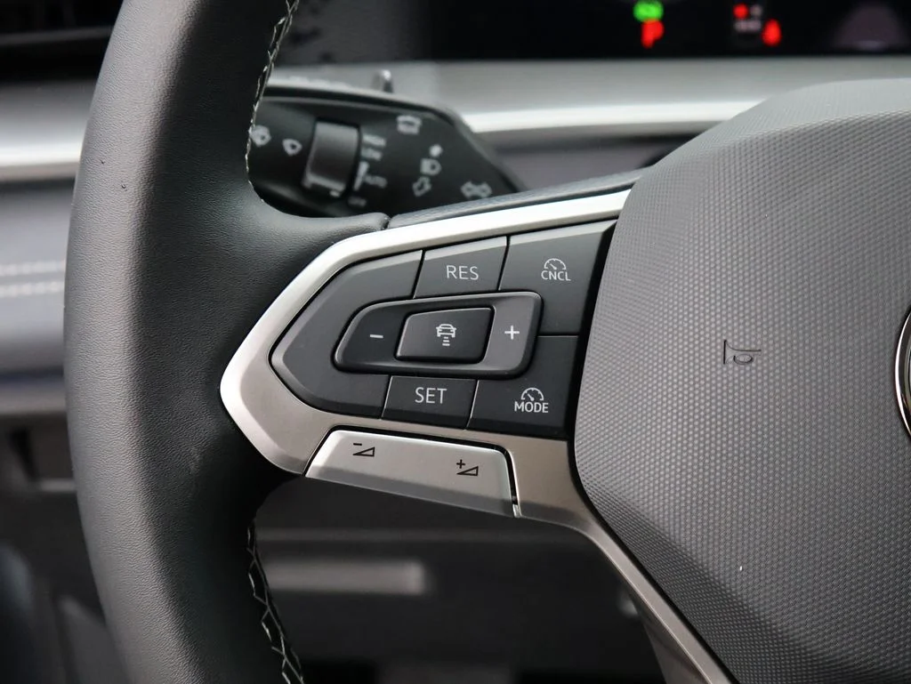 New 2026 Gray Volkswagen 2.0T SE image 26