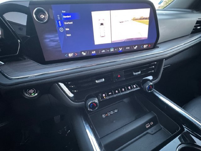 2025 Chevrolet Suburban LT - Photo 9
