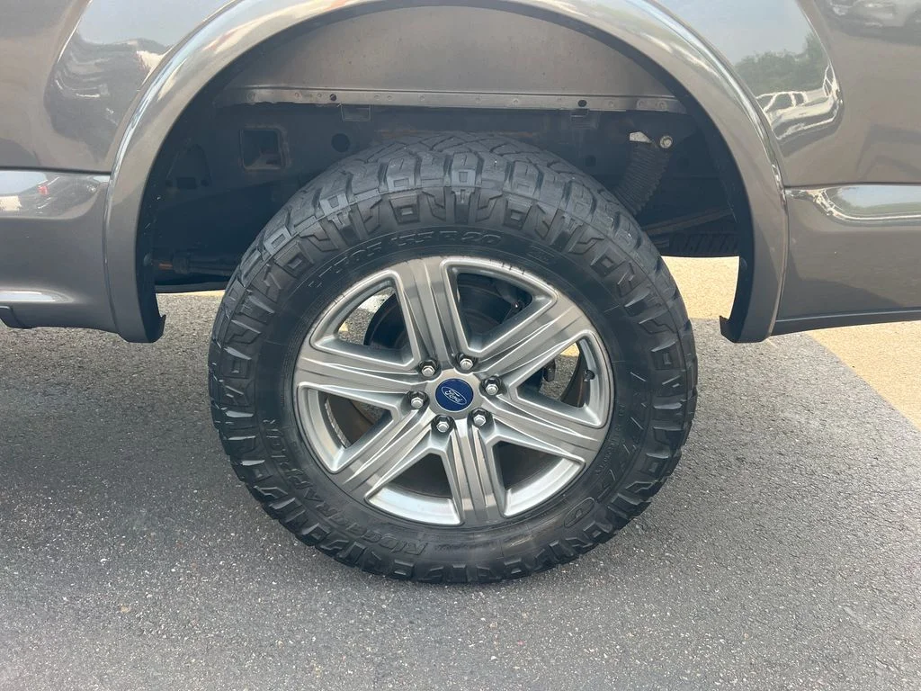 Used 2018 Gray Ford XLT image 16