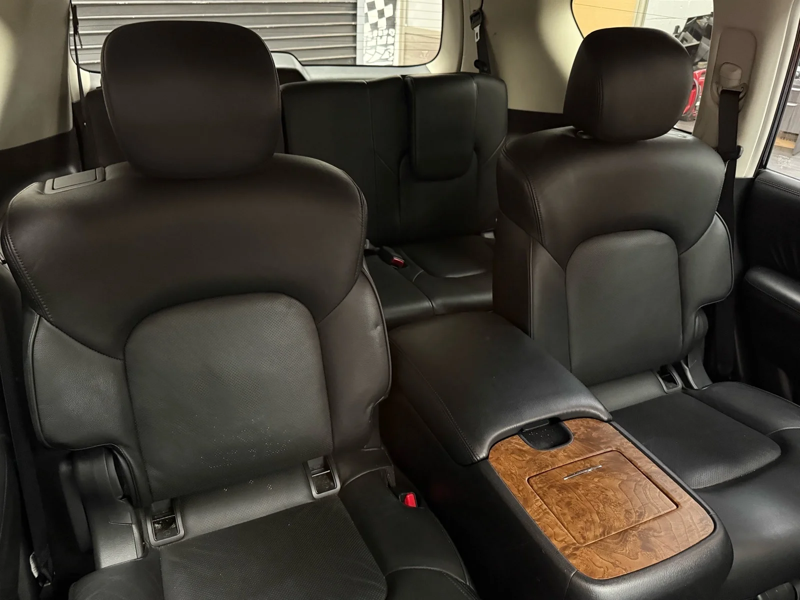 Used 2024 Super Black (kh3) Nissan SL image 28