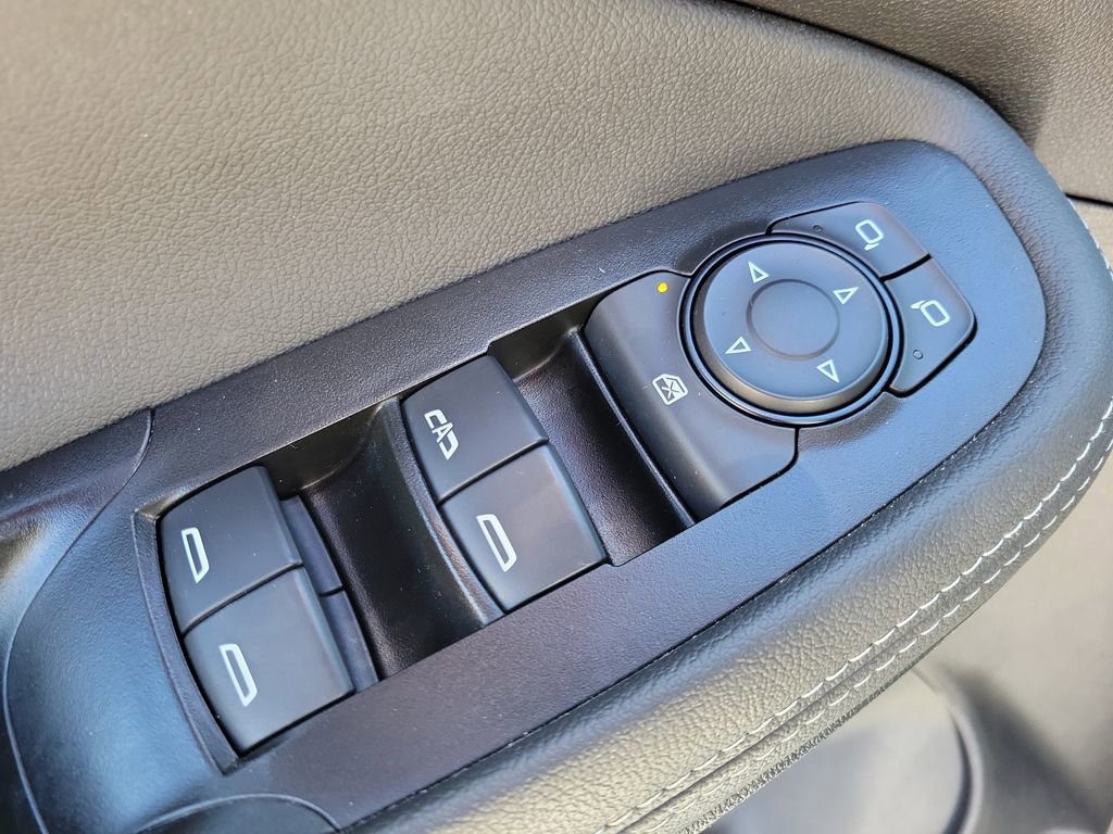 Used 2024 Summit White Buick Preferred image 15