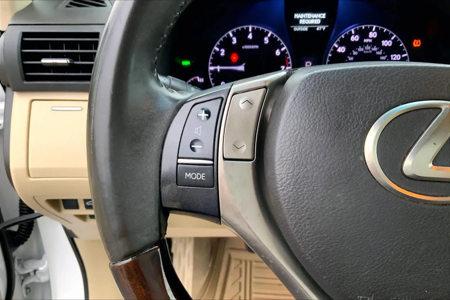 Used 2015 Starfire Pearl Lexus  image 23