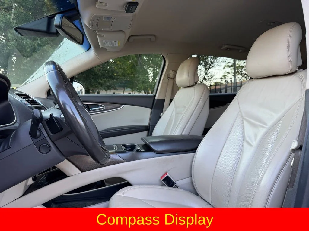Used 2016 Black Lincoln Select image 23