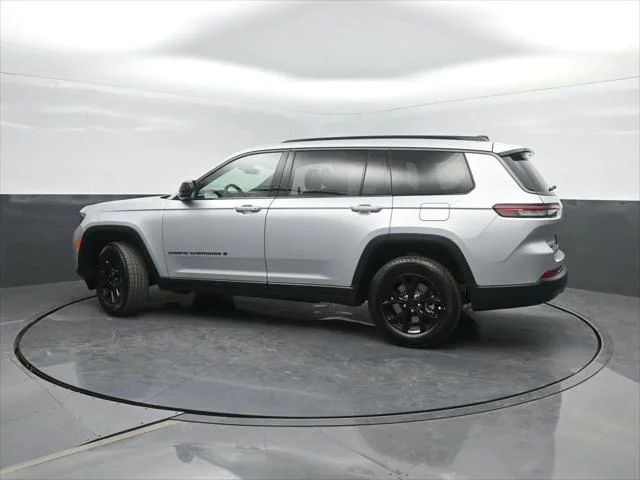 New 2026 Silver Zynith Exterior Paint Jeep Laredo image 38