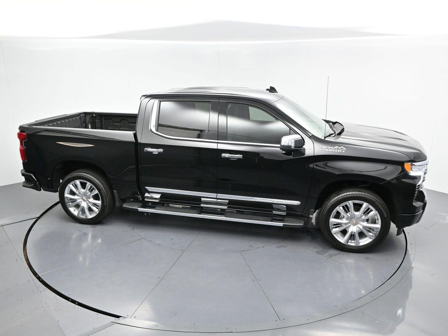 Used 2025 Black Chevrolet High Country image 36