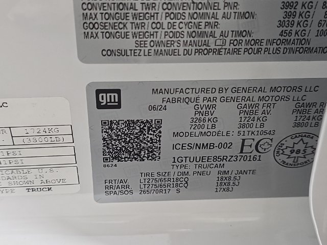 Used 2024 Summit White GMC AT4 image 10