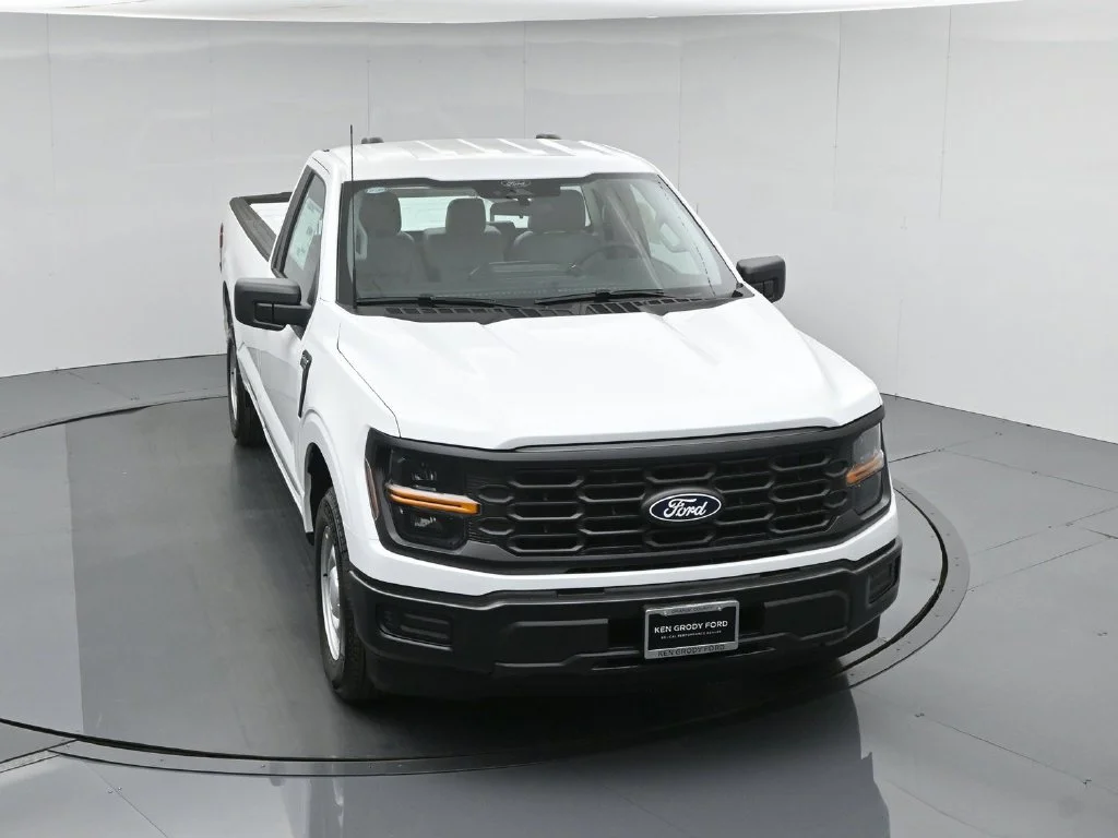 New 2026 Oxford White Ford XL image 35