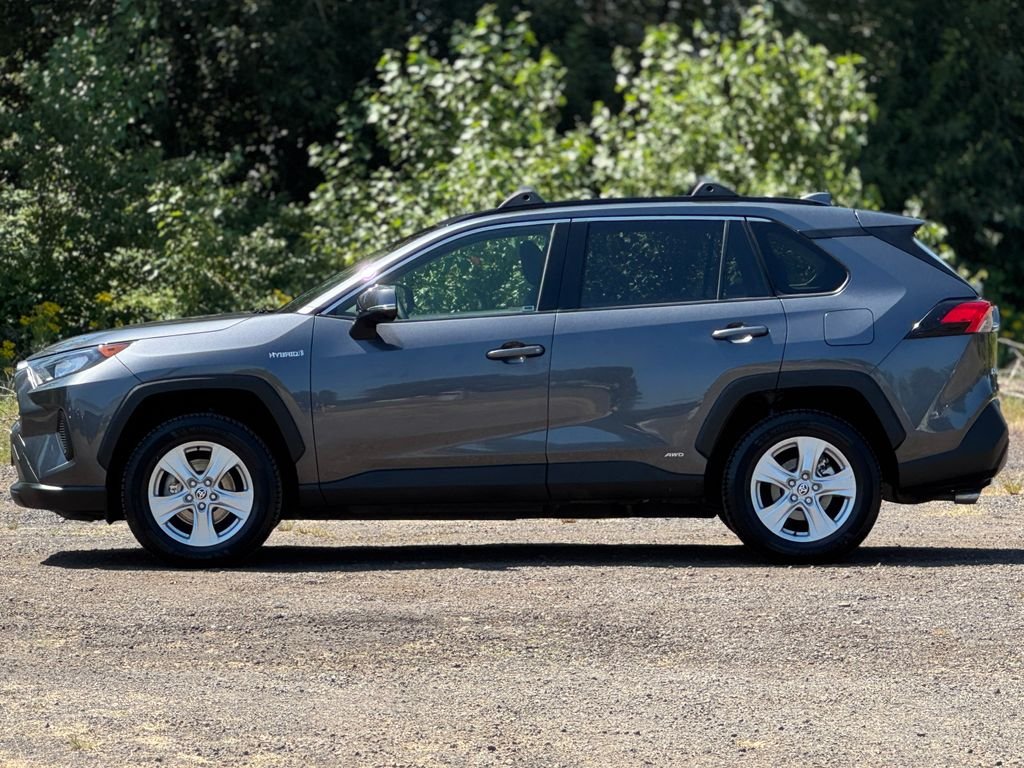 Used 2020 Magnetic Gray Metallic Toyota LE image 4