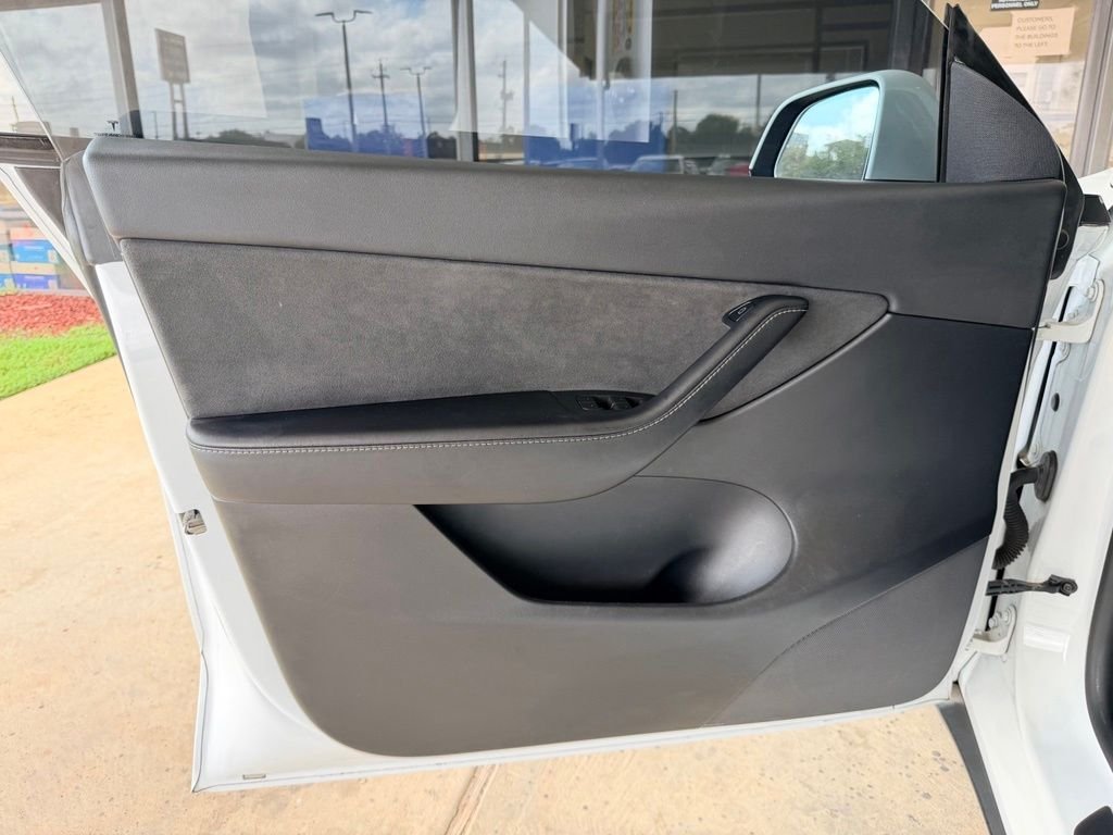 Used 2021  Tesla Long Range image 10