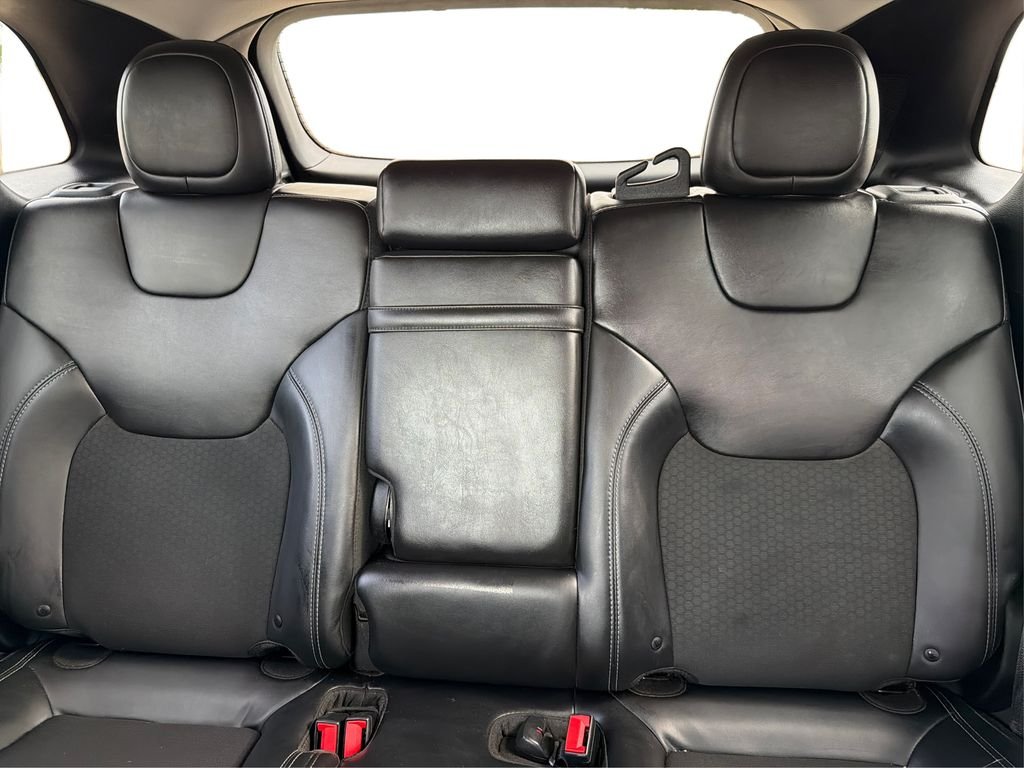 Used 2019 Velvet Red Pearlcoat Jeep Latitude Plus image 15
