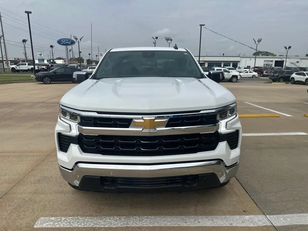 New 2026 Summit White Chevrolet LT image 27