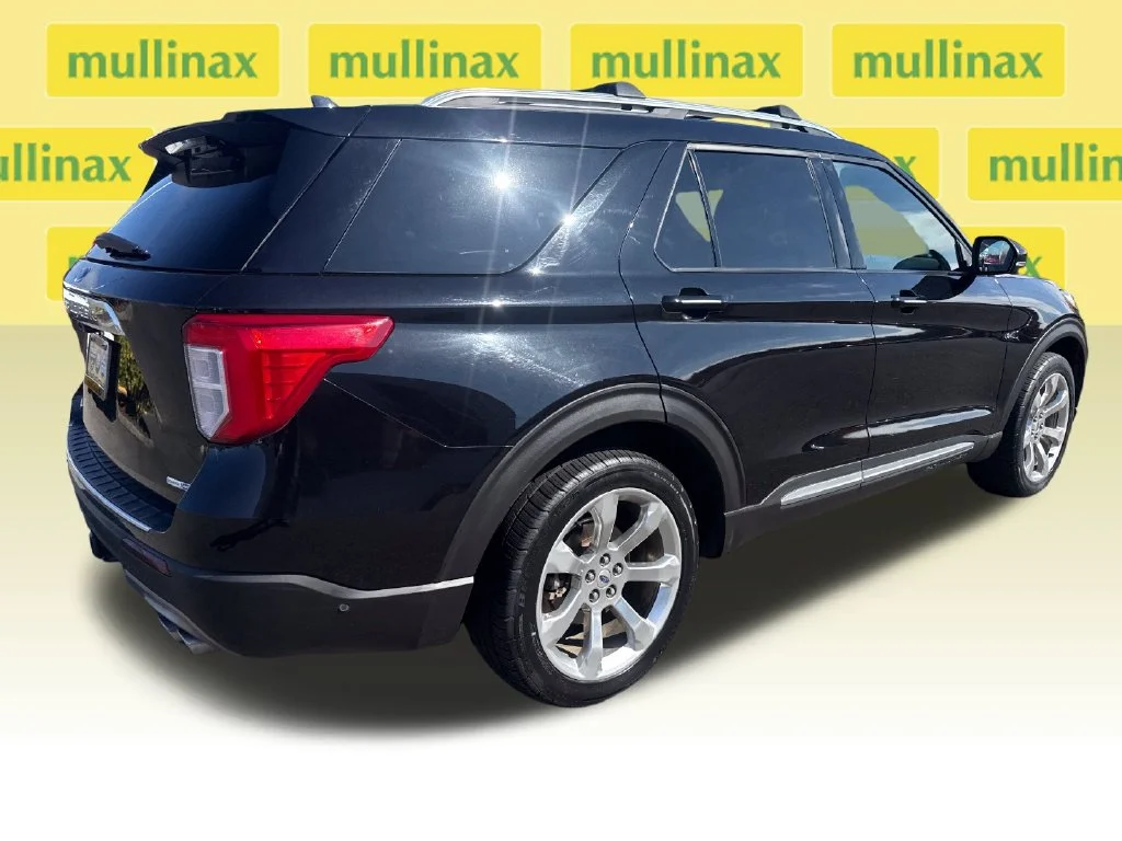 Used 2020 Black Ford Platinum image 3