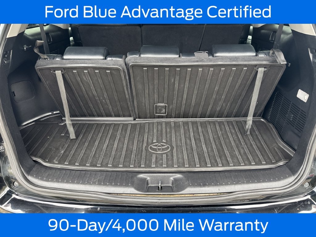 Used 2019 Black Toyota XLE image 7