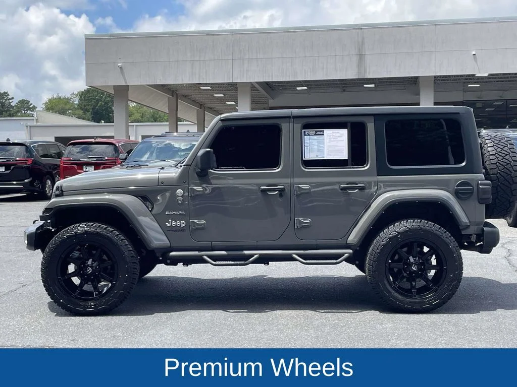 Used 2022 Gray Jeep Unlimited Sahara image 5
