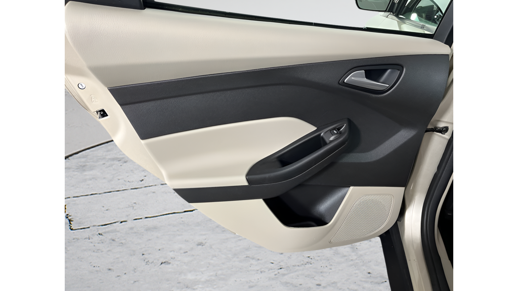 2018 Ford Focus SE - Photo 11