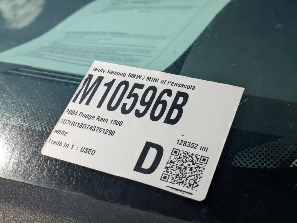 Used 2004 White Dodge SLT image 4