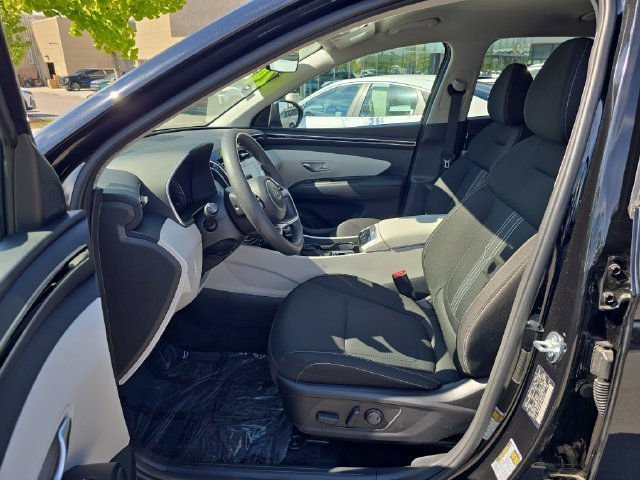 Used 2024 Black Hyundai SEL image 13