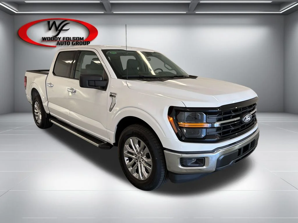 New 2026 Oxford White Ford XLT image 3