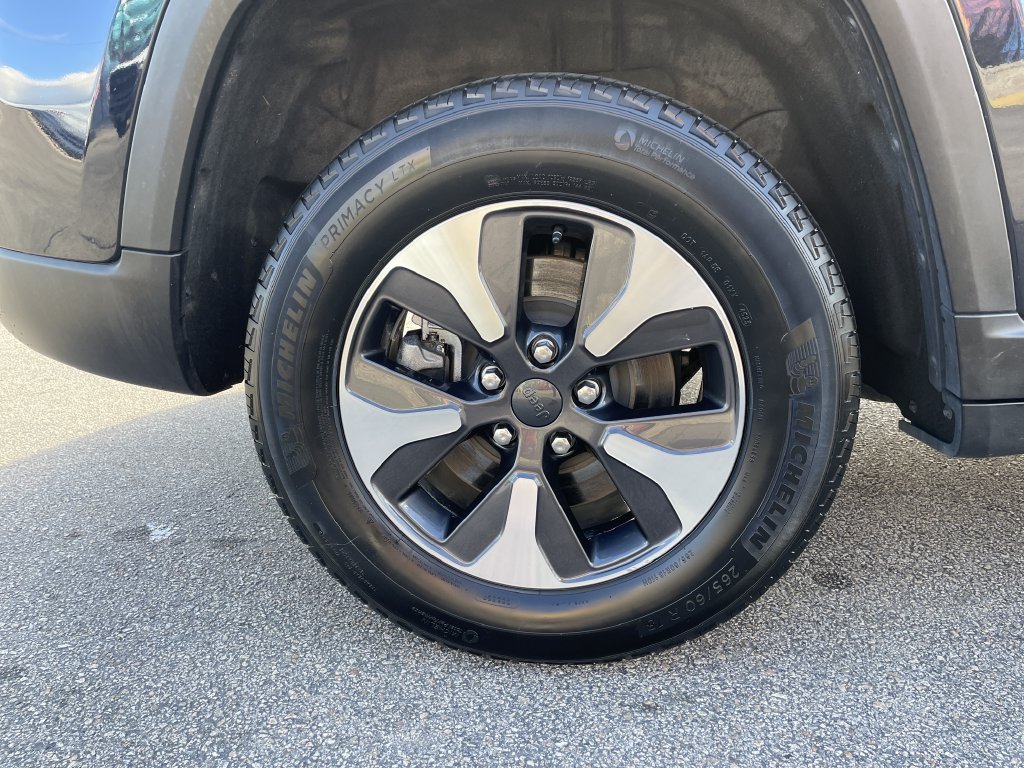 Certified Used 2024 Black Jeep 4xe image 12