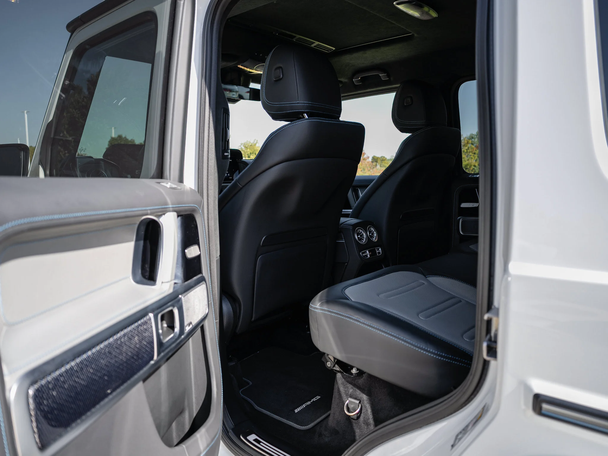 Certified Used 2025 Moonlight White Mercedes-Benz G 580 image 33