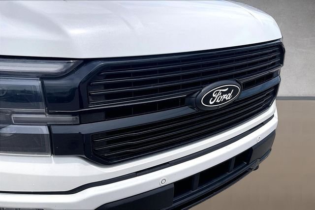 Used 2025 White Ford Platinum image 28