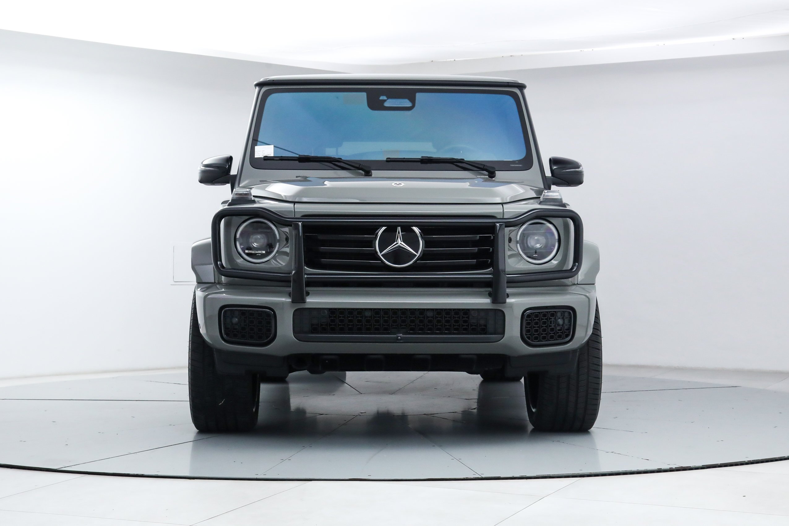Used 2025 Gray Mercedes-Benz G 550 image 8