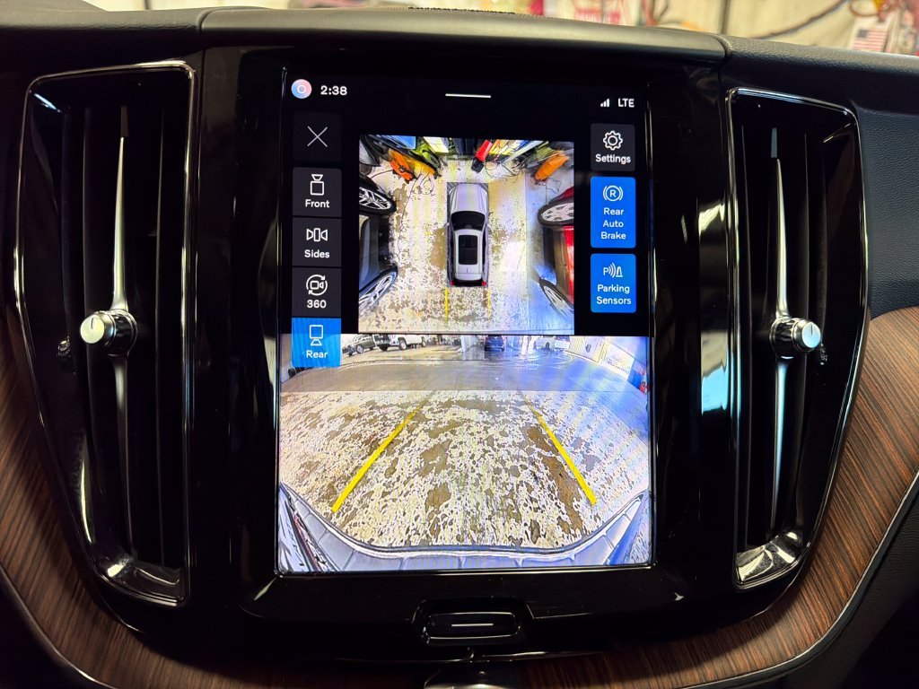 Used 2024 Gray Metallic Volvo B5 Plus Dark Theme image 26