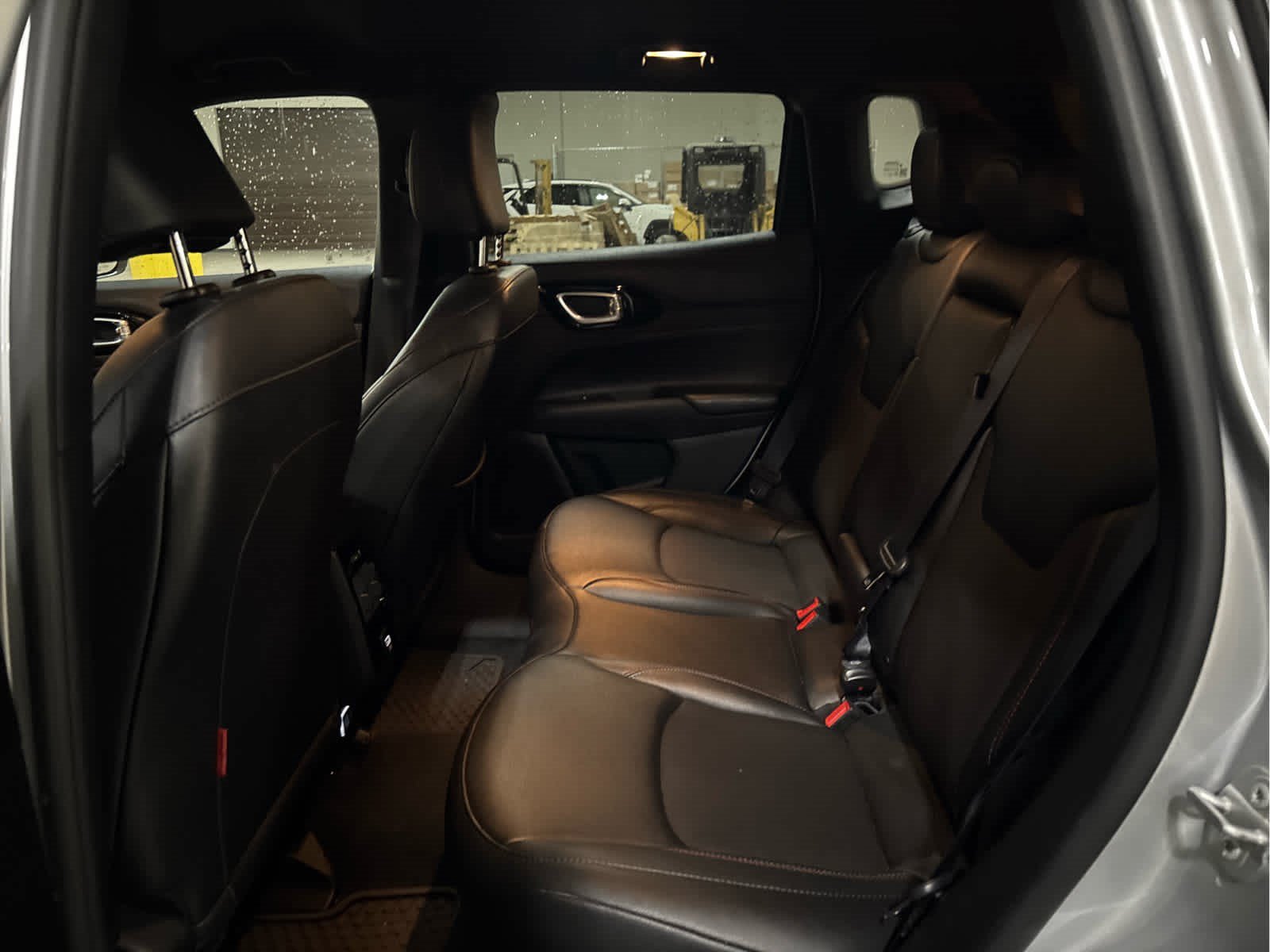 Used 2025 Silver Zynith Metallic Clearcoat Jeep Trailhawk image 8