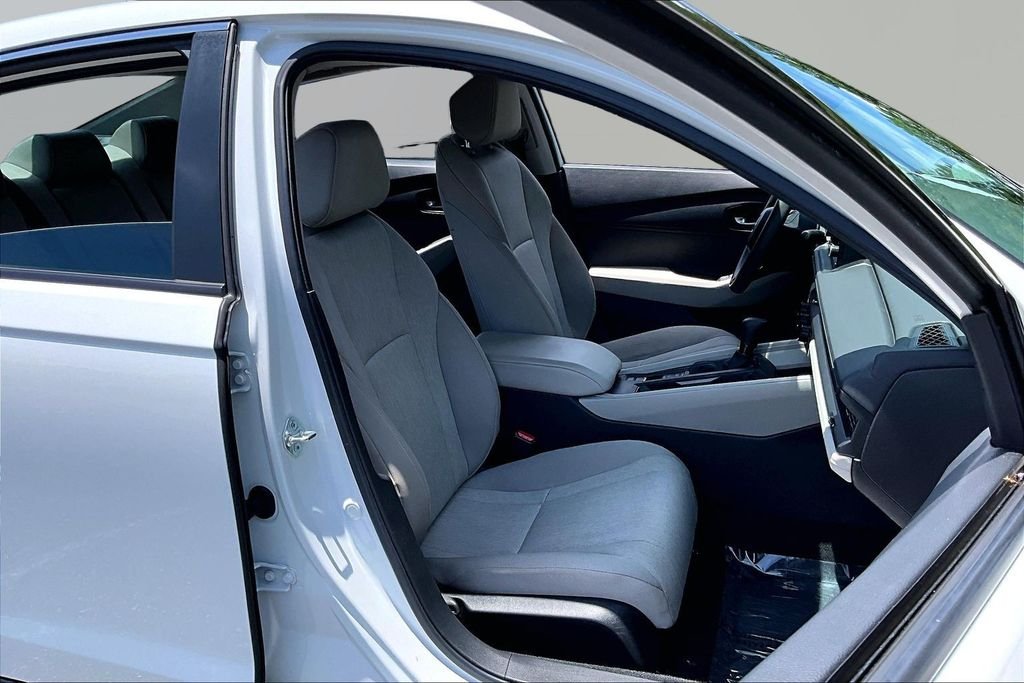 Used 2024 White Honda LX image 21