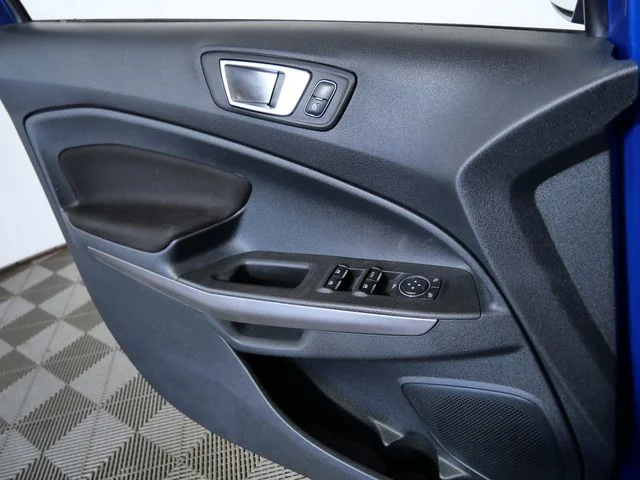 Used 2019 Blue Ford SE image 25