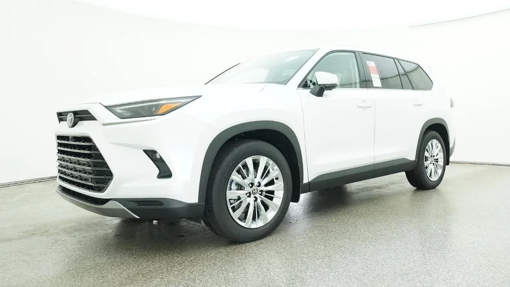New 2026 Wind Chill Pearl Toyota Platinum image 6