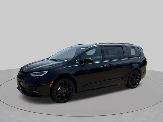 New 2026 Diamond Black Crystal Pearl-Coat Exterior Paint Chrysler Select image 8