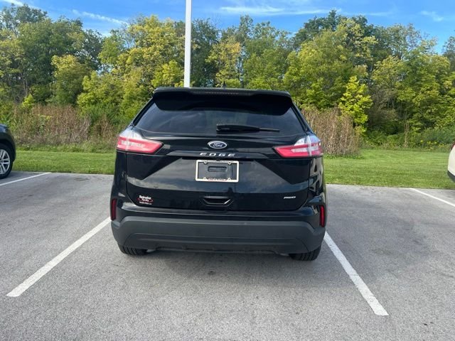 Used 2024 Black Metallic Ford SE image 10