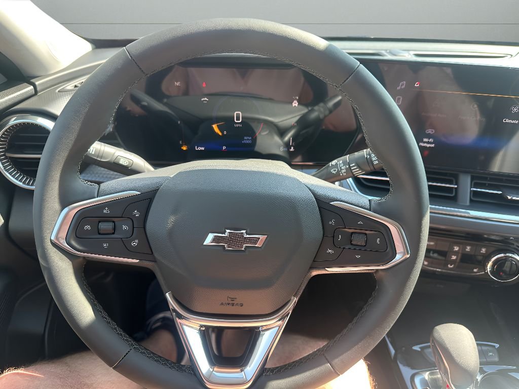 New 2026 Mosaic Black Metallic Chevrolet ACTIV image 30