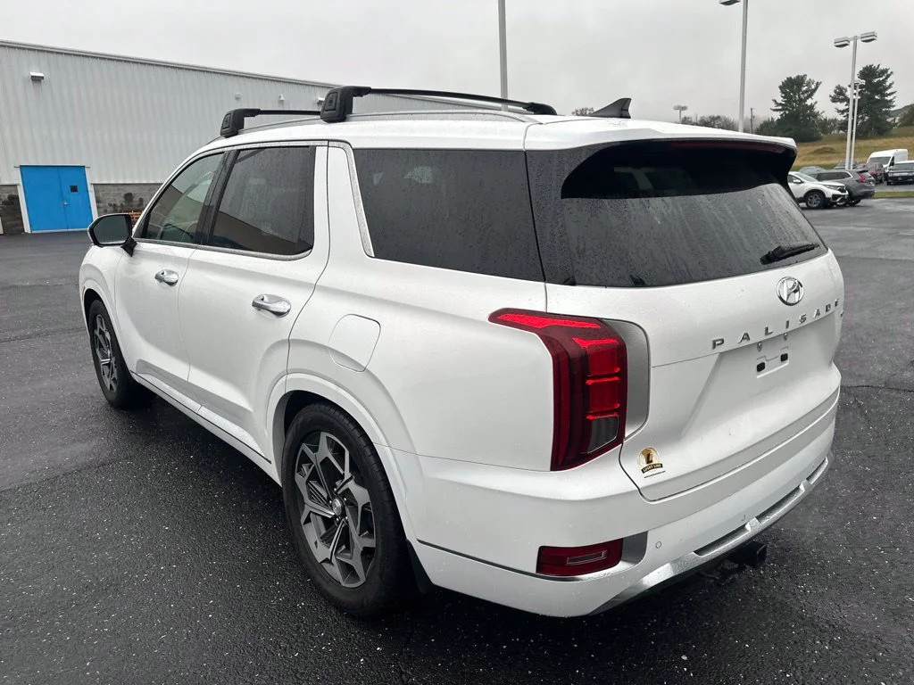 Used 2021 White Hyundai Calligraphy image 3