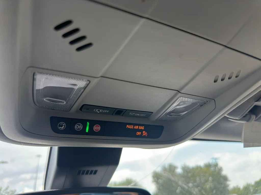 Used 2022 Summit White GMC SLE image 17